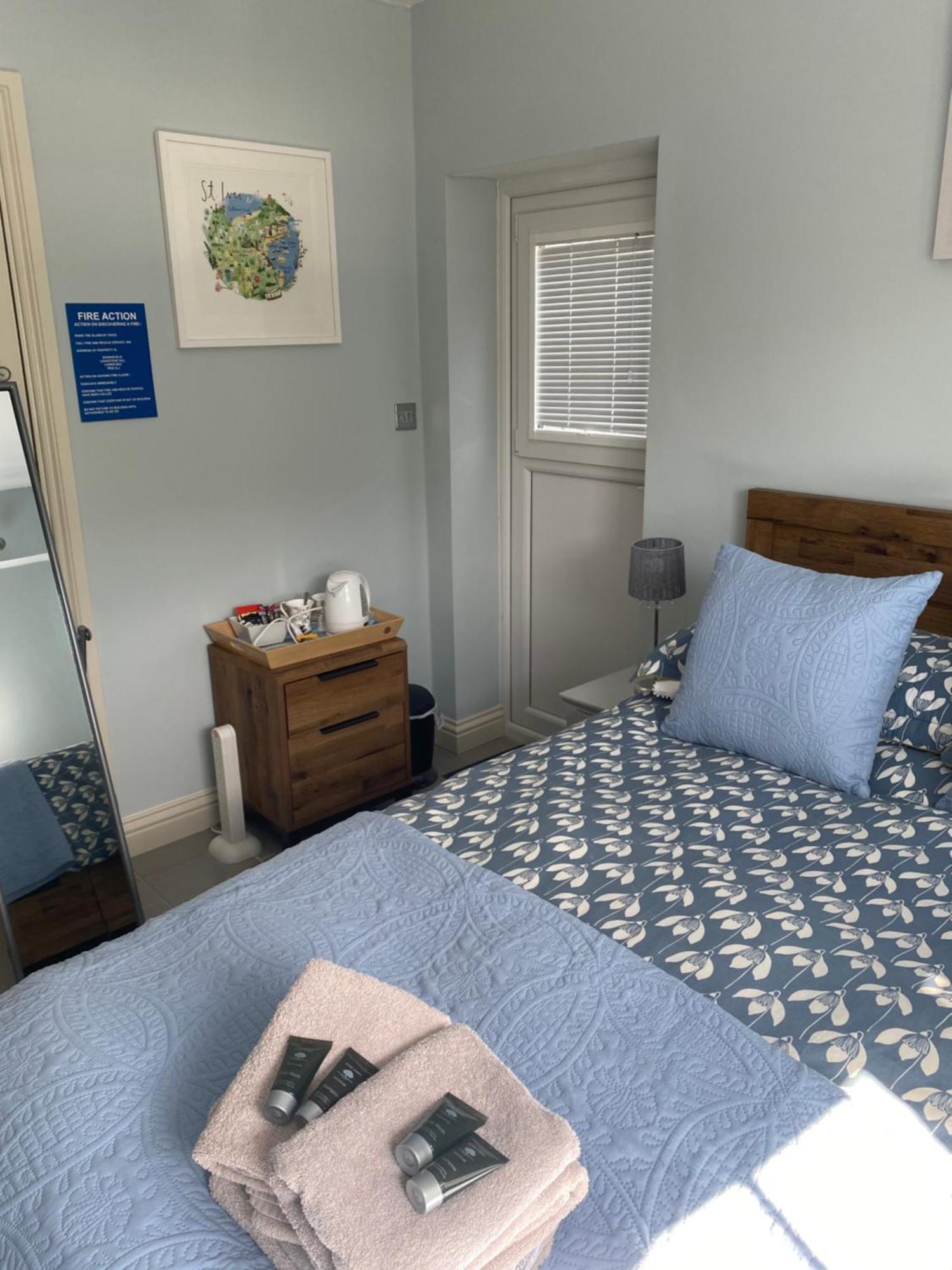 Downsfield Bed And Breakfast St Ives  Bagian luar foto